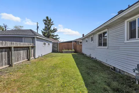 Exterior - 1007 E Walton Ave, Spokane, WA 99207 photo 4 of 8