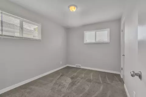 Bedroom - 1007 E Walton Ave, Spokane, WA 99207 photo 1 of 6