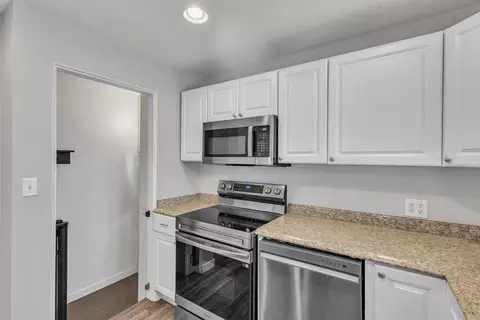 Kitchen - 1007 E Walton Ave, Spokane, WA 99207 photo 4 of 4