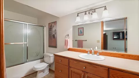 Bath - 304 E Burk Rd, Colbert, WA 99005 photo 5 of 5