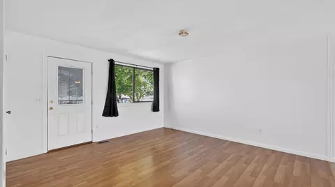 Living - 5012 E Commerce Ave, Spokane, WA 99206 photo 3 of 4