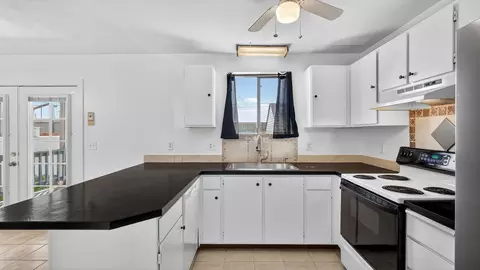 Kitchen - 5012 E Commerce Ave, Spokane, WA 99206 photo 3 of 3