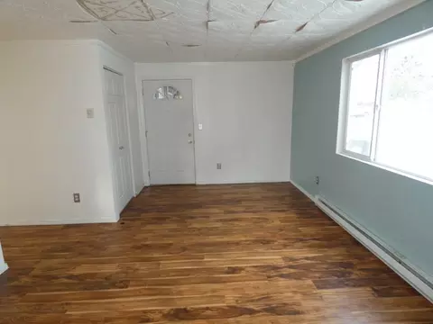 Living - 110 E Weile Ave #1, Spokane, WA 99208 photo 2 of 3
