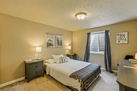 Bedroom - 712 E Belle Ln, Colbert, WA 99005 photo 3 of 4