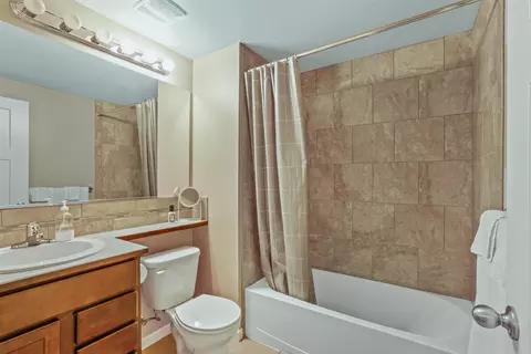 Bath - 712 E Belle Ln, Colbert, WA 99005 photo 3 of 3