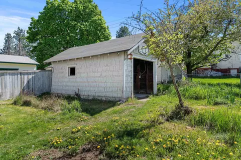 Exterior - 1818 E 11th Ave, Spokane, WA 99202 photo 9 of 10