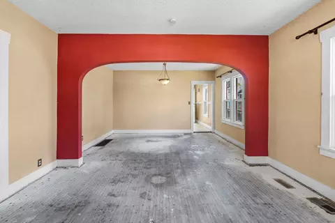 Living - 1818 E 11th Ave, Spokane, WA 99202 photo 1 of 5
