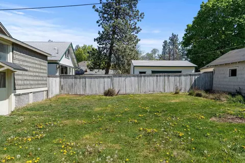 Exterior - 1818 E 11th Ave, Spokane, WA 99202 photo 8 of 10