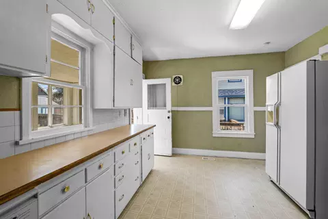 Kitchen - 1818 E 11th Ave, Spokane, WA 99202 photo 1 of 2