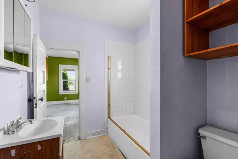 Bath - 1818 E 11th Ave, Spokane, WA 99202 photo 2 of 2