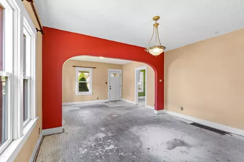 Living - 1818 E 11th Ave, Spokane, WA 99202 photo 5 of 5