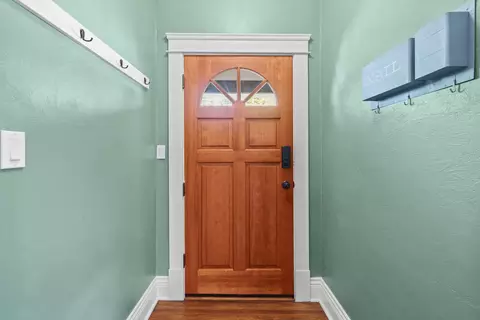 Entry Way - 3628 E 24th Ave, Spokane, WA 99223 photo 1 of 2