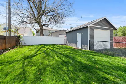 Exterior - 3628 E 24th Ave, Spokane, WA 99223 photo 8 of 10