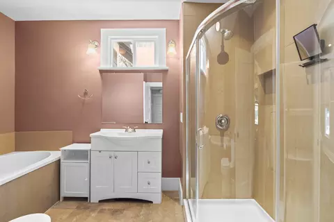 Bath - 3628 E 24th Ave, Spokane, WA 99223 photo 3 of 3