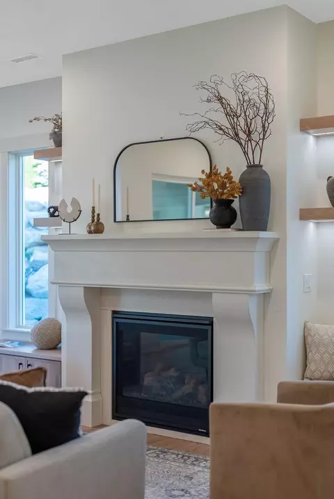 Living - 7520 N Cedar Rd, Spokane, WA 99208 photo 2 of 2