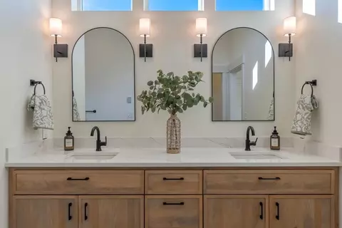 Bath - 7520 N Cedar Rd, Spokane, WA 99208 photo 1 of 3