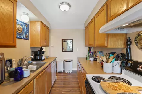Kitchen - 1847 E Marshall Ave, Spokane, WA 99207 photo 3 of 6