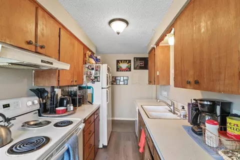 Kitchen - 1847 E Marshall Ave, Spokane, WA 99207 photo 5 of 6