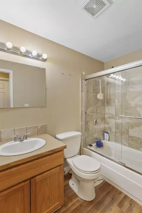 Bath - 1847 E Marshall Ave, Spokane, WA 99207 photo 1 of 2