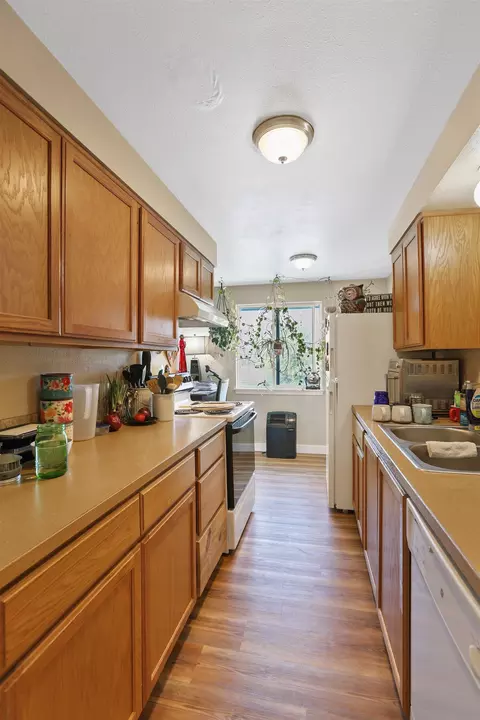 Kitchen - 1847 E Marshall Ave, Spokane, WA 99207 photo 1 of 6