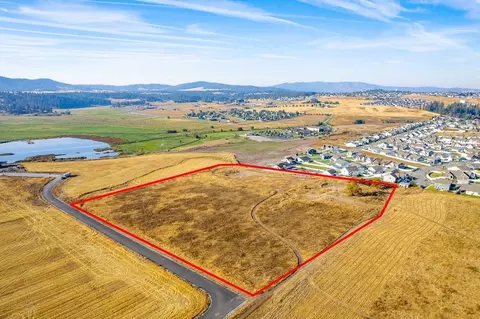 14 S Nn S Henry Rd, Greenacres, WA 99016