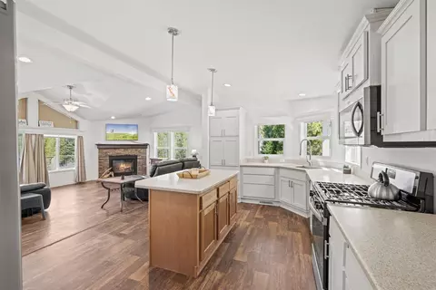Kitchen - 792 Dirks Rd, Priest River, ID 83856 photo 2 of 2