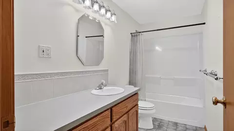 Bath - 4805 E Jaremko Dr, Mead, WA 99021 photo 5 of 5