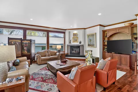 Living - 2 E Sumner Ave, Spokane, WA 99202 photo 3 of 4