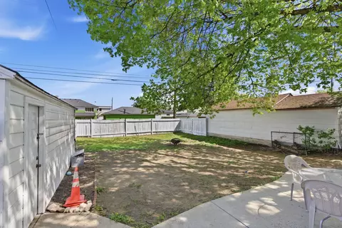 Exterior - 403 E Sanson Ave, Spokane, WA 99208 photo 3 of 6