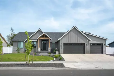 8616 N Molly St, Spokane, WA 99208