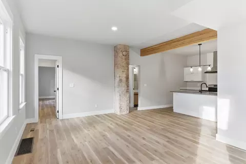 Living - 613 E 9th Ave, Spokane, WA 99202 photo 2 of 4