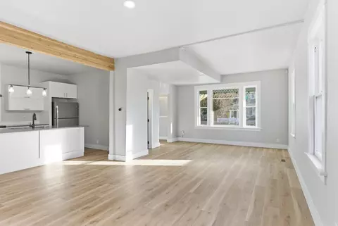 Living - 613 E 9th Ave, Spokane, WA 99202 photo 1 of 4