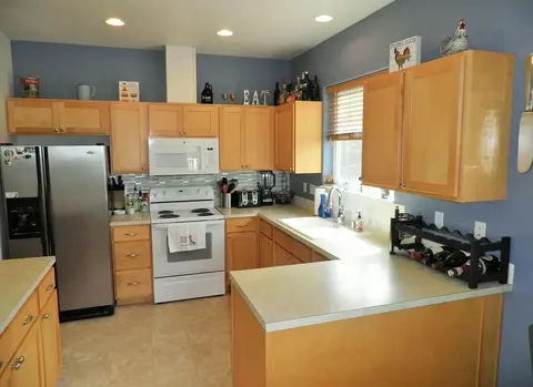Kitchen - 2357 NW Ridgeline Dr, Pullman, WA 99163 photo 2 of 2