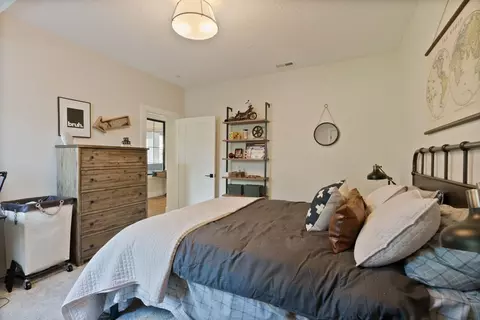 Bedroom - 17415 N Dunn Rd, Colbert, WA 99005 photo 4 of 5