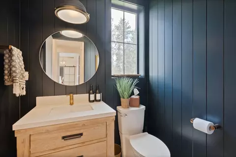 Bath - 17415 N Dunn Rd, Colbert, WA 99005 photo 1 of 5