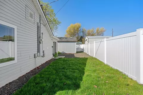 2507 E Upriver Dr, Spokane, WA 99207 photo 35