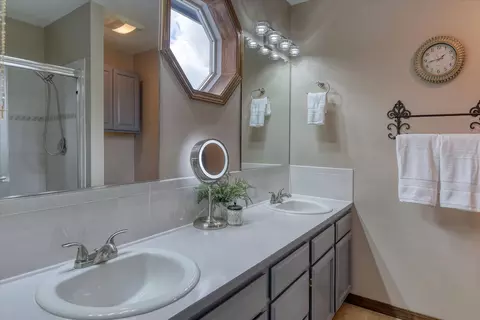 Bath - 2222 S Progress Rd, Spokane Valley, WA 99037 photo 1 of 3