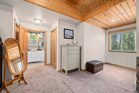 Entry Way - 661 W Joyner Dr, Cusick, WA 99119 photo 4 of 4