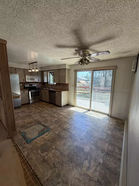 Kitchen - 4226 E Chris Ct, Mead, WA 99021 photo 1 of 2