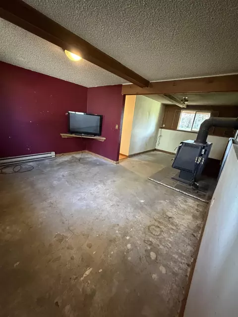 Living - 4226 E Chris Ct, Mead, WA 99021 photo 3 of 3