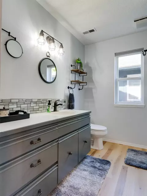 Bath - 4215 E 33rd Ave, Spokane, WA 99223 photo 1 of 2