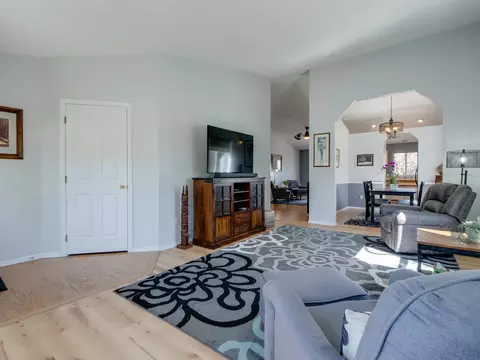 Living - 4215 E 33rd Ave, Spokane, WA 99223 photo 4 of 4