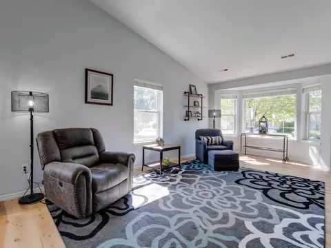Living - 4215 E 33rd Ave, Spokane, WA 99223 photo 2 of 4