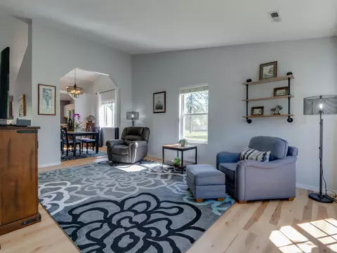 Living - 4215 E 33rd Ave, Spokane, WA 99223 photo 1 of 4
