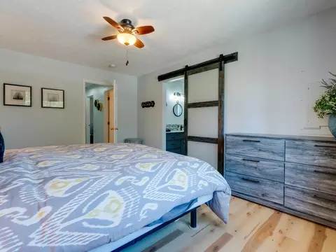 Bedroom - 4215 E 33rd Ave, Spokane, WA 99223 photo 2 of 3