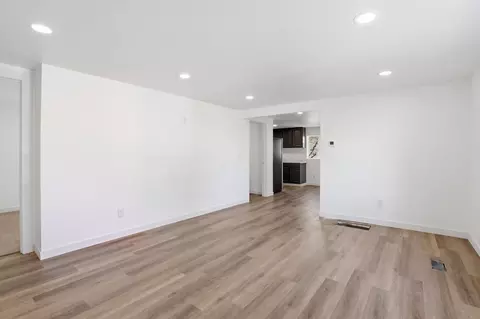 Living - 5008 E 5th Ave, Spokane Valley, WA 99212 photo 3 of 4