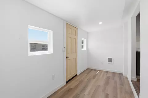 Entry Way - 5008 E 5th Ave, Spokane Valley, WA 99212 photo 1 of 1