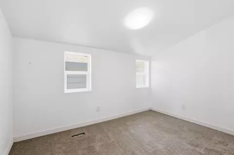 Bedroom - 5008 E 5th Ave, Spokane Valley, WA 99212 photo 3 of 5