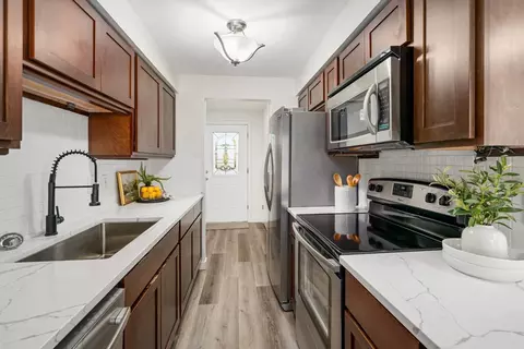 Kitchen - 6024 E 11th Ave, Spokane Valley, WA 99212 photo 3 of 3