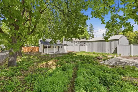 Exterior - 1412 E 36th Ave, Spokane, WA 99203 photo 4 of 6